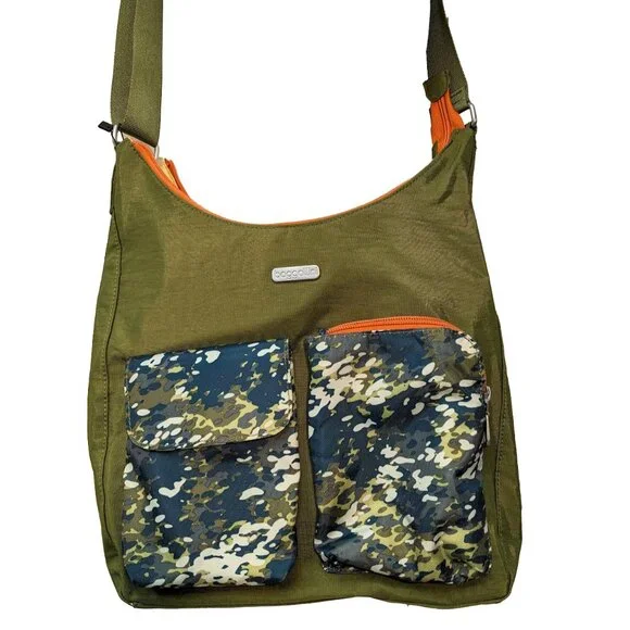 BAGGALLINI "Camo" Cargo Hobo/Crossbody Bag Green Scatter Lightweight Travel - Picture 3 of 5